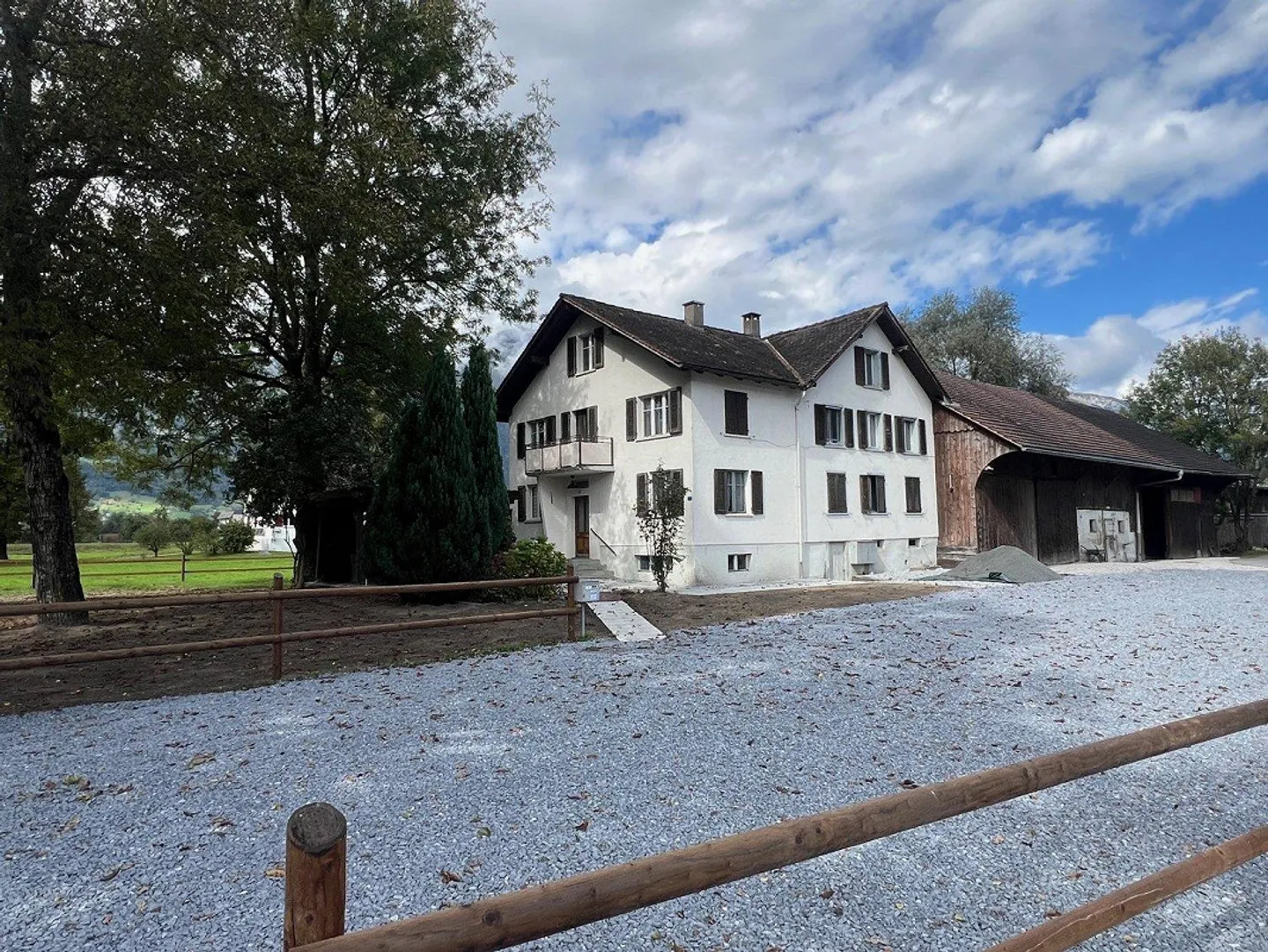 Maison de campagne spacieuse avec jusqu'à 300 m² de surface habitable et beaucoup d'espace extérieur - Photo 2 sur 6