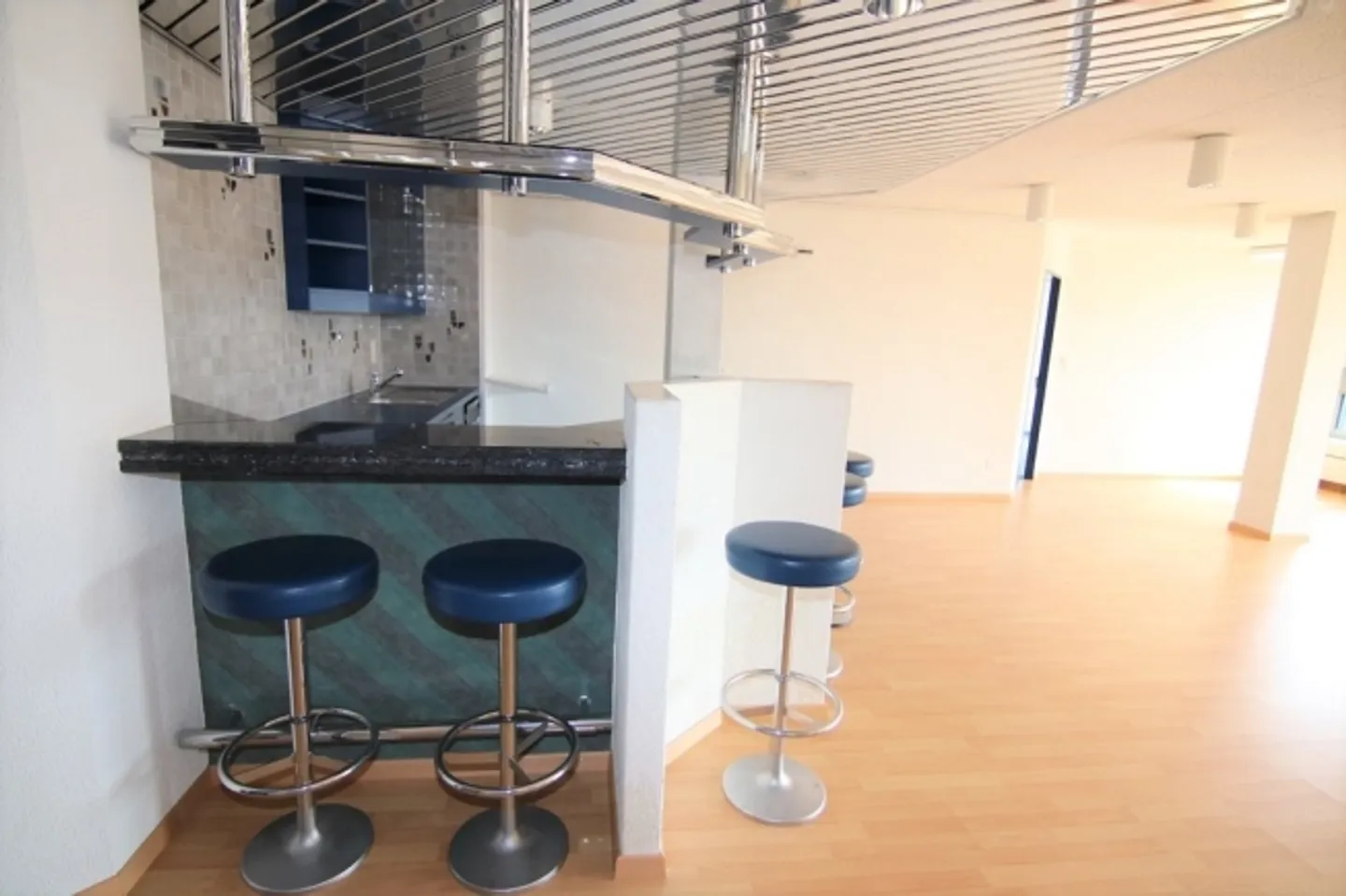 Bureaux spacieux avec de nombreuses possibilités d'utilisation ! - Photo 2 sur 10