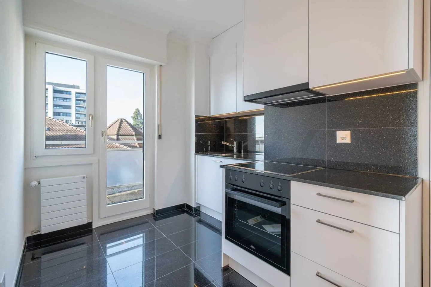 Attique d'exception de 1.5 pièce avec vue imprenable sur le lac - Photo 3 of 7