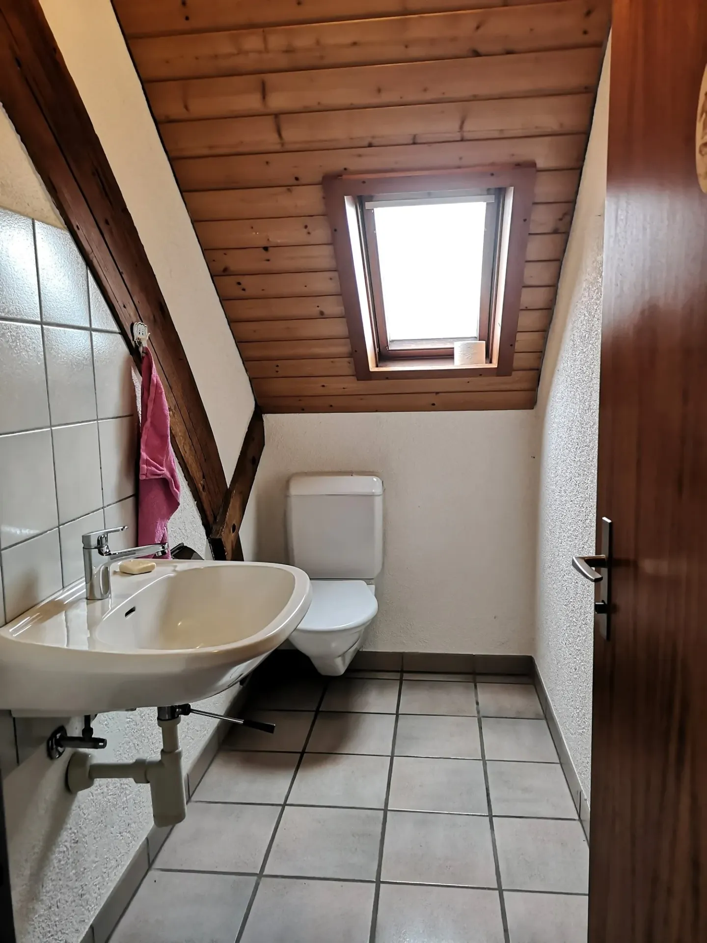 Baisse de prix : grand duplex au centre du village avec garage et atelier, libre de suite - Photo 18 sur 30