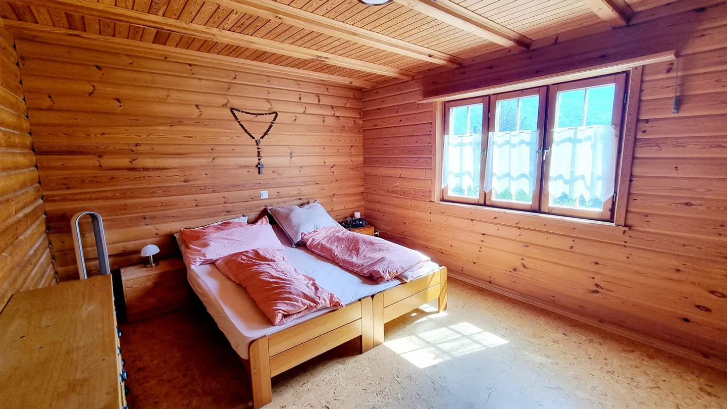 Large 7 ½-room single-family house with a dream pool and panoramic view - Photo 15 of 17