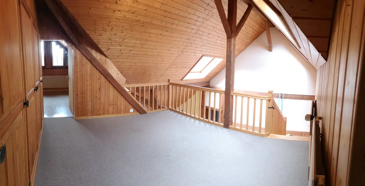 Baisse de prix : grand duplex au centre du village avec garage et atelier, libre de suite - Photo 25 sur 30