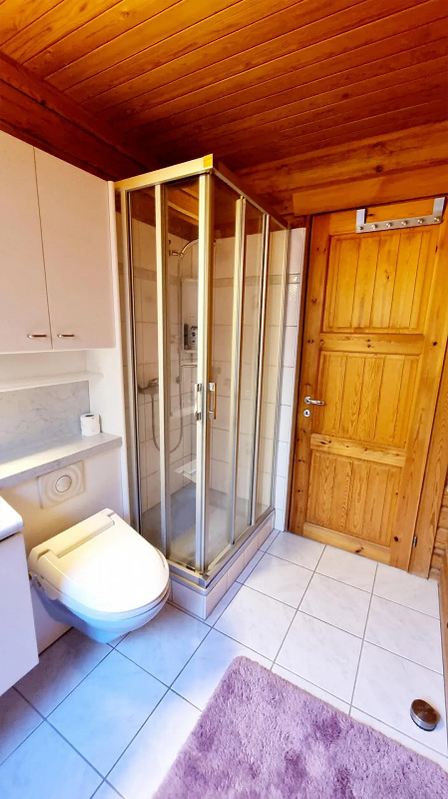 Large 7 ½-room single-family house with a dream pool and panoramic view - Photo 16 of 17