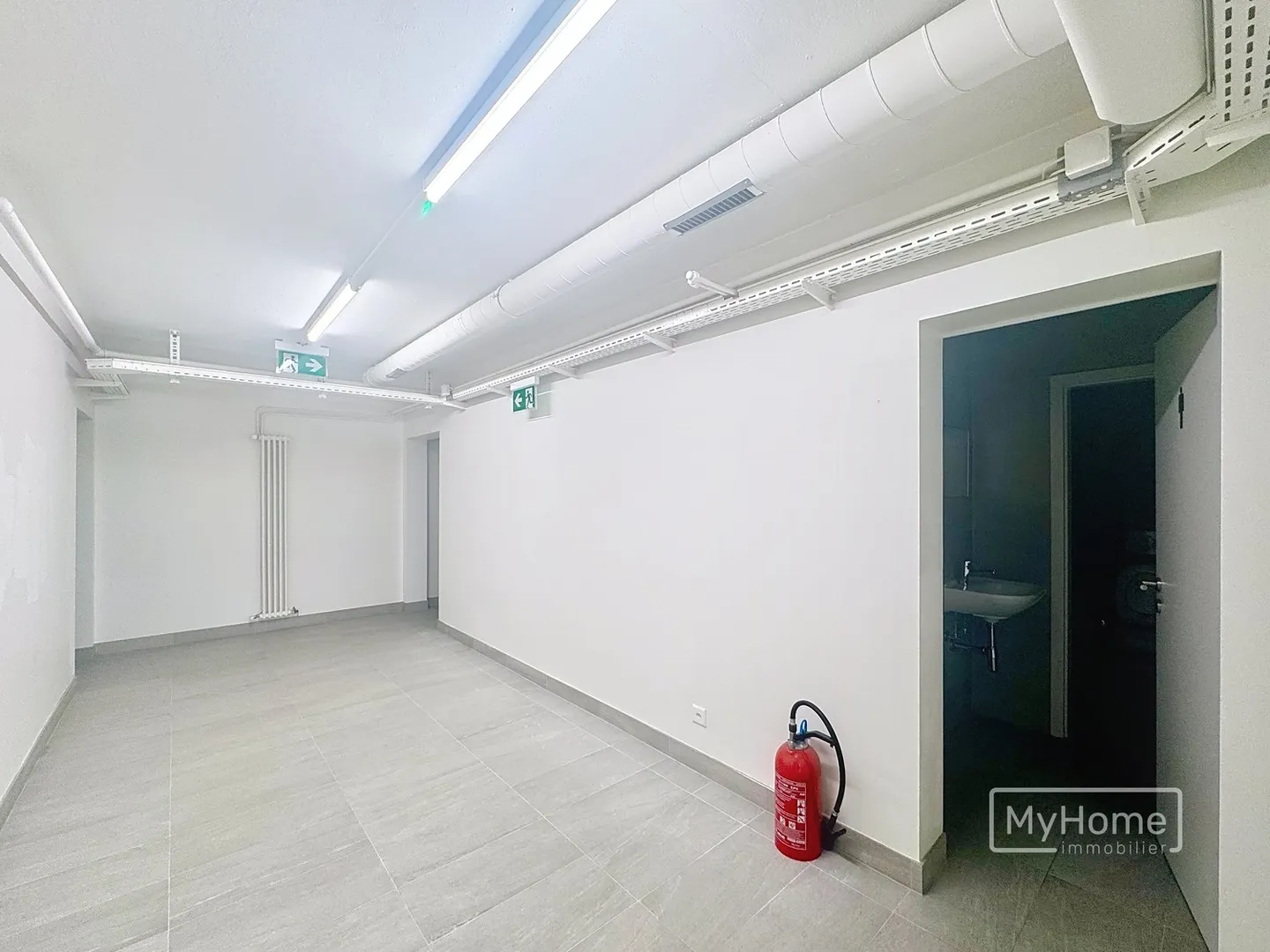 Professional space for rent 250 m2 in the historic center of Orbe - Photo 4 of 7