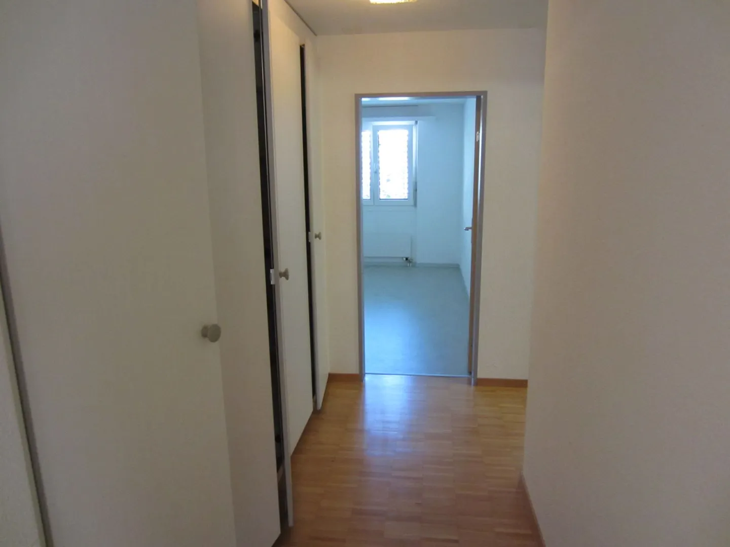 Large 3.5-room apartment in a central location - Photo 5 of 8