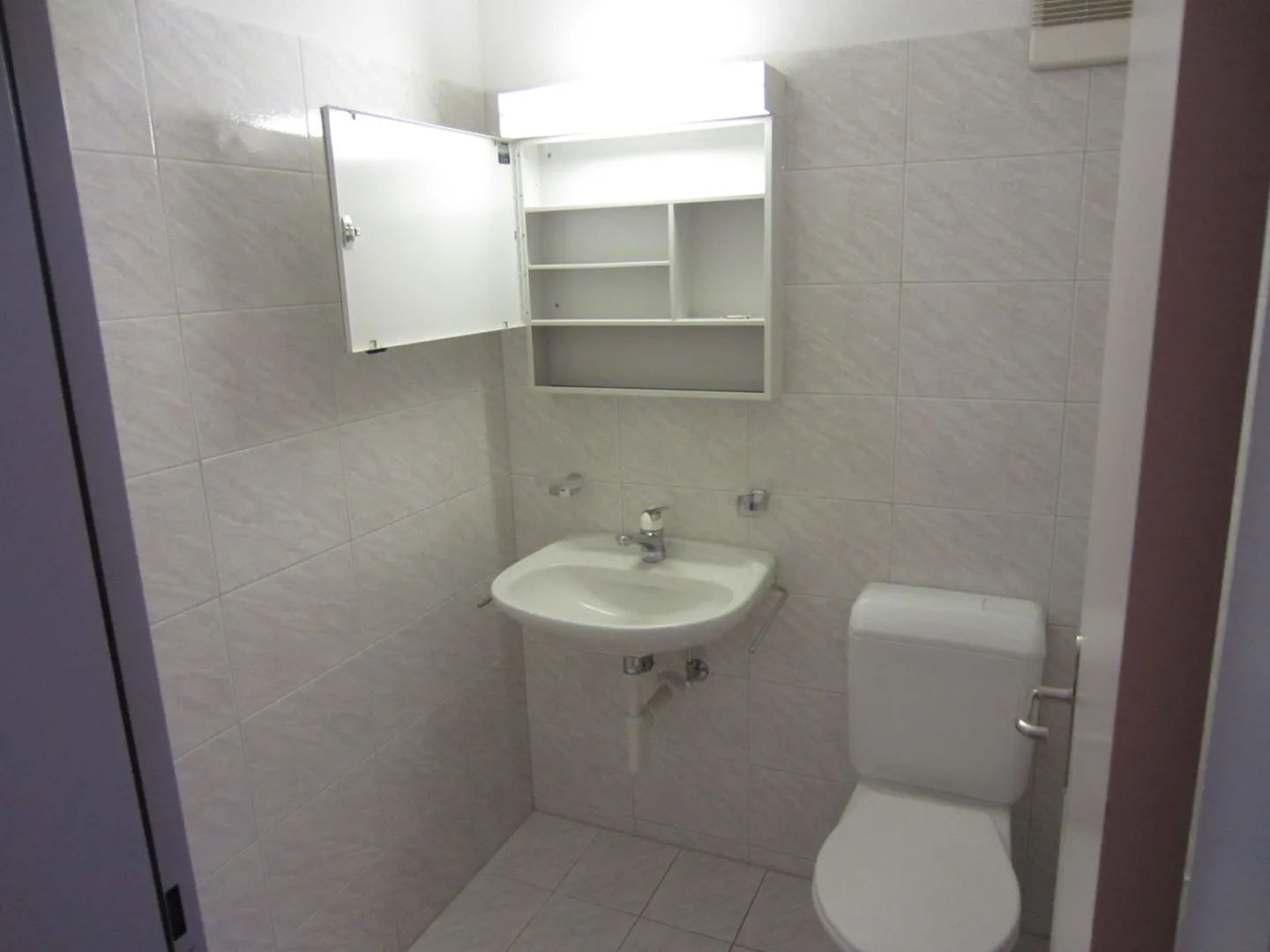 Large 3.5-room apartment in a central location - Photo 8 of 8