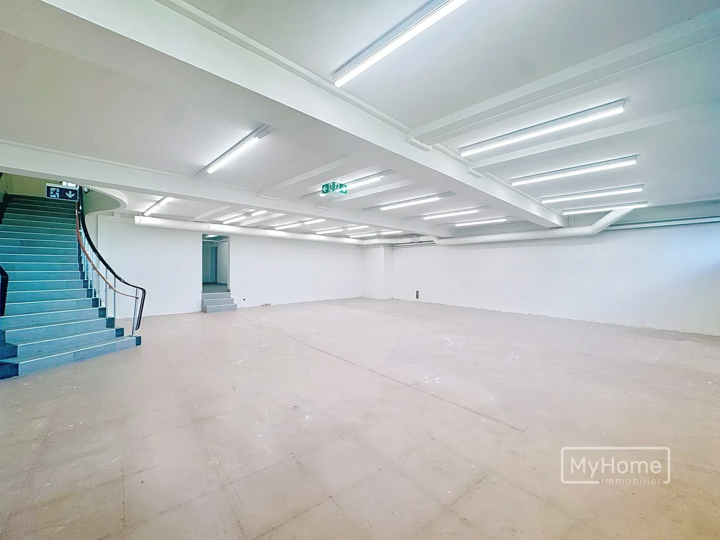 Professional space for rent 250 m2 in the historic center of Orbe - Photo 1 of 7