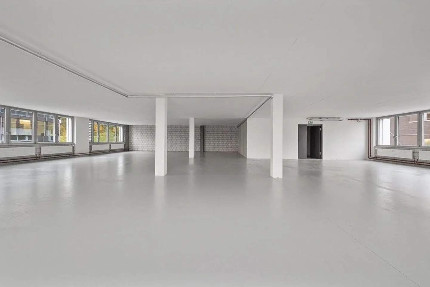 Edificio ad uso misto in affitto - Foto 2 di 3