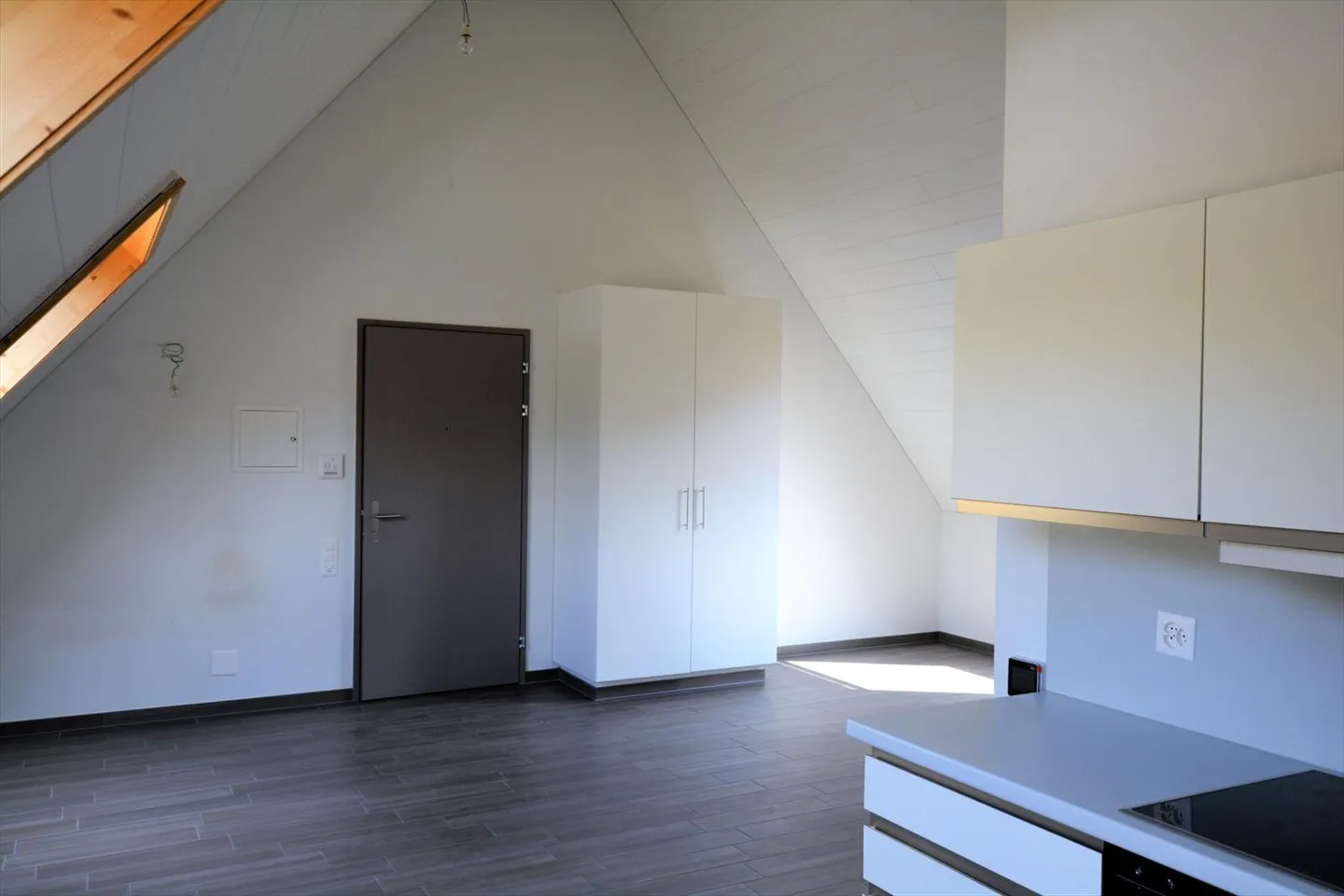 Studio 1 room - Photo 7 of 9