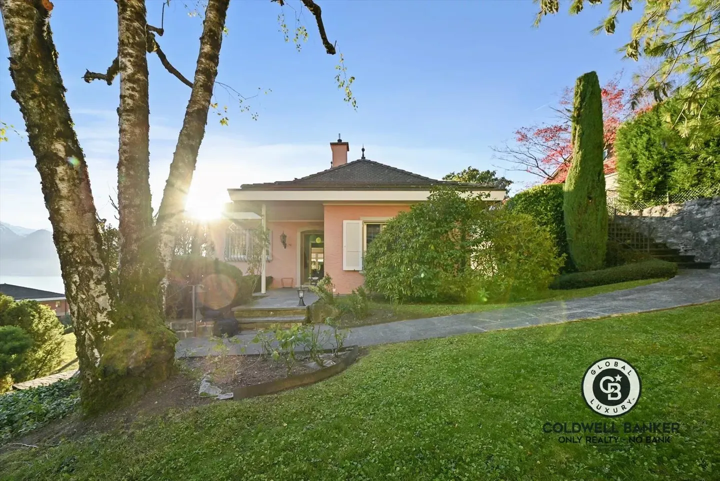 PRICE REDUCTION! SAINT-LEGIER - MAGNIFICENT VILLA WITH HIGH STANDARD - Photo 8 of 13