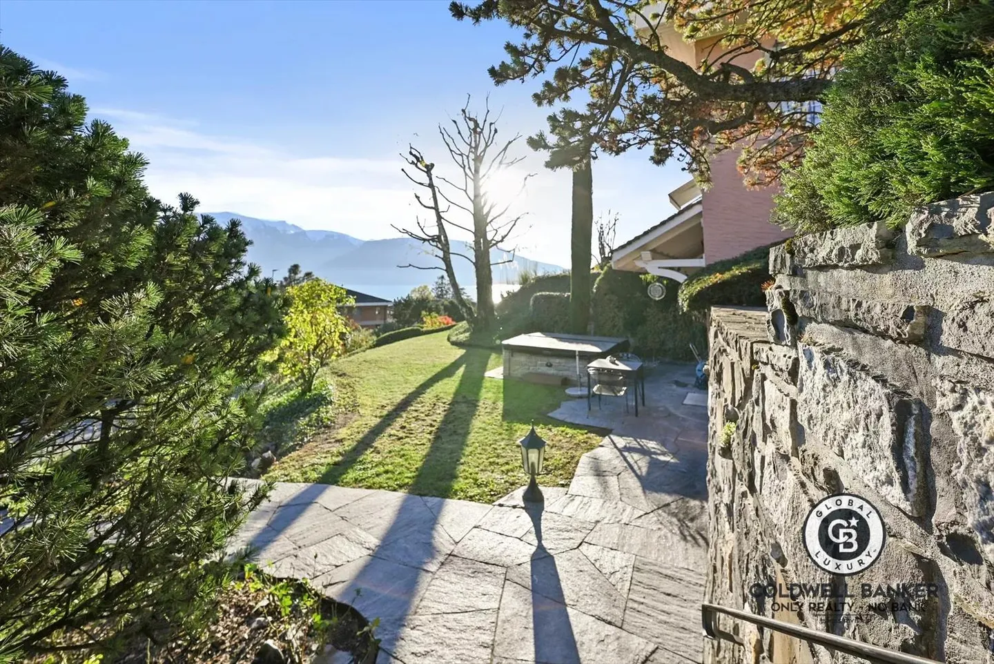 PRICE REDUCTION! SAINT-LEGIER - MAGNIFICENT VILLA WITH HIGH STANDARD - Photo 6 of 13