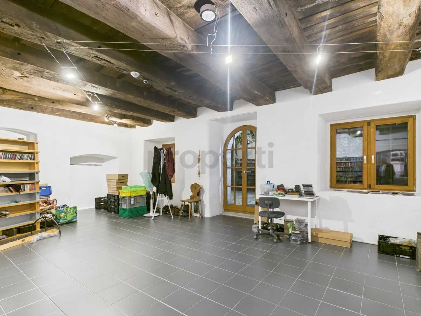 Charmante 4.5-Zimmer-Maisonette-Wohnung im historischen Zehntenhaus  Wo Geschichte auf modernen Wohnkomfort trifft - Foto 10 von 13