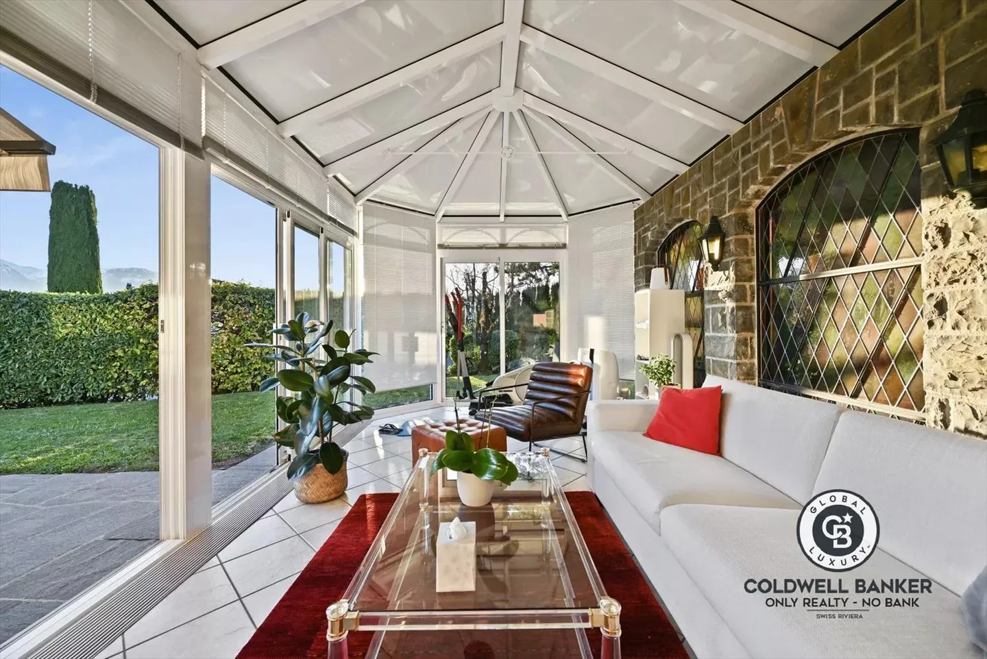 PRICE REDUCTION! SAINT-LEGIER - MAGNIFICENT VILLA WITH HIGH STANDARD - Photo 12 of 13