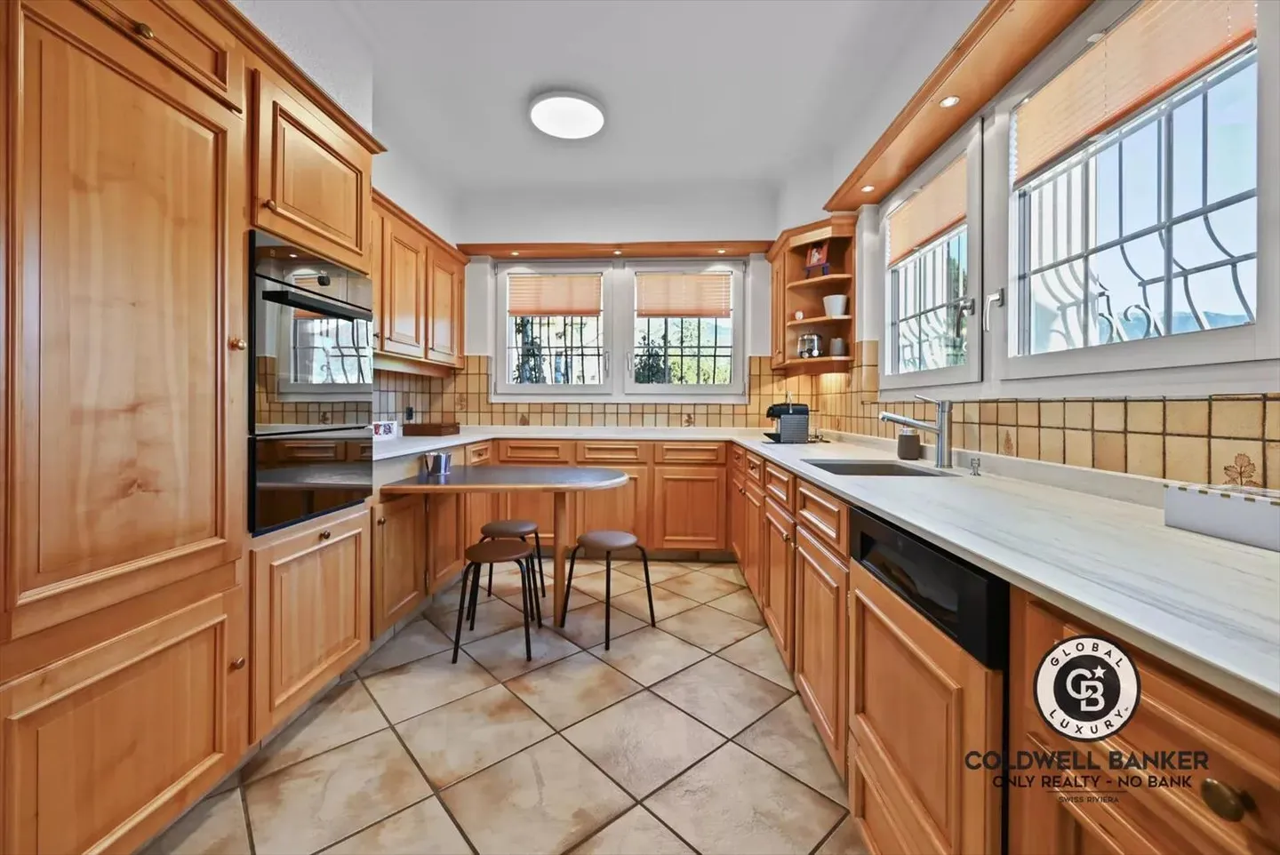 PRICE REDUCTION! SAINT-LEGIER - MAGNIFICENT VILLA WITH HIGH STANDARD - Photo 13 of 13