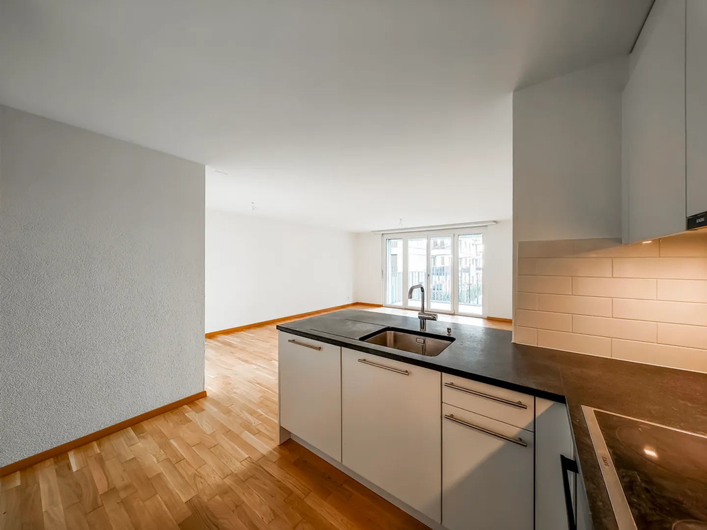 Two and a half room apartment on the 7th floor - Photo 2 of 6
