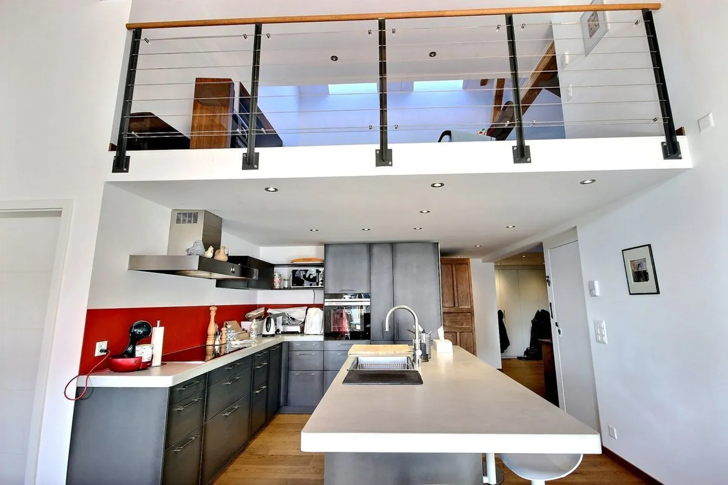 Triplex Éblouissant avec Terrasse - Photo 3 sur 13