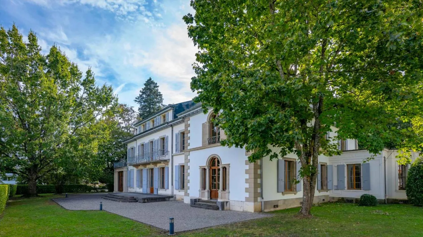 À vendre : Opportunité unique - propriété avec affectation commerciale - Photo 2 sur 2