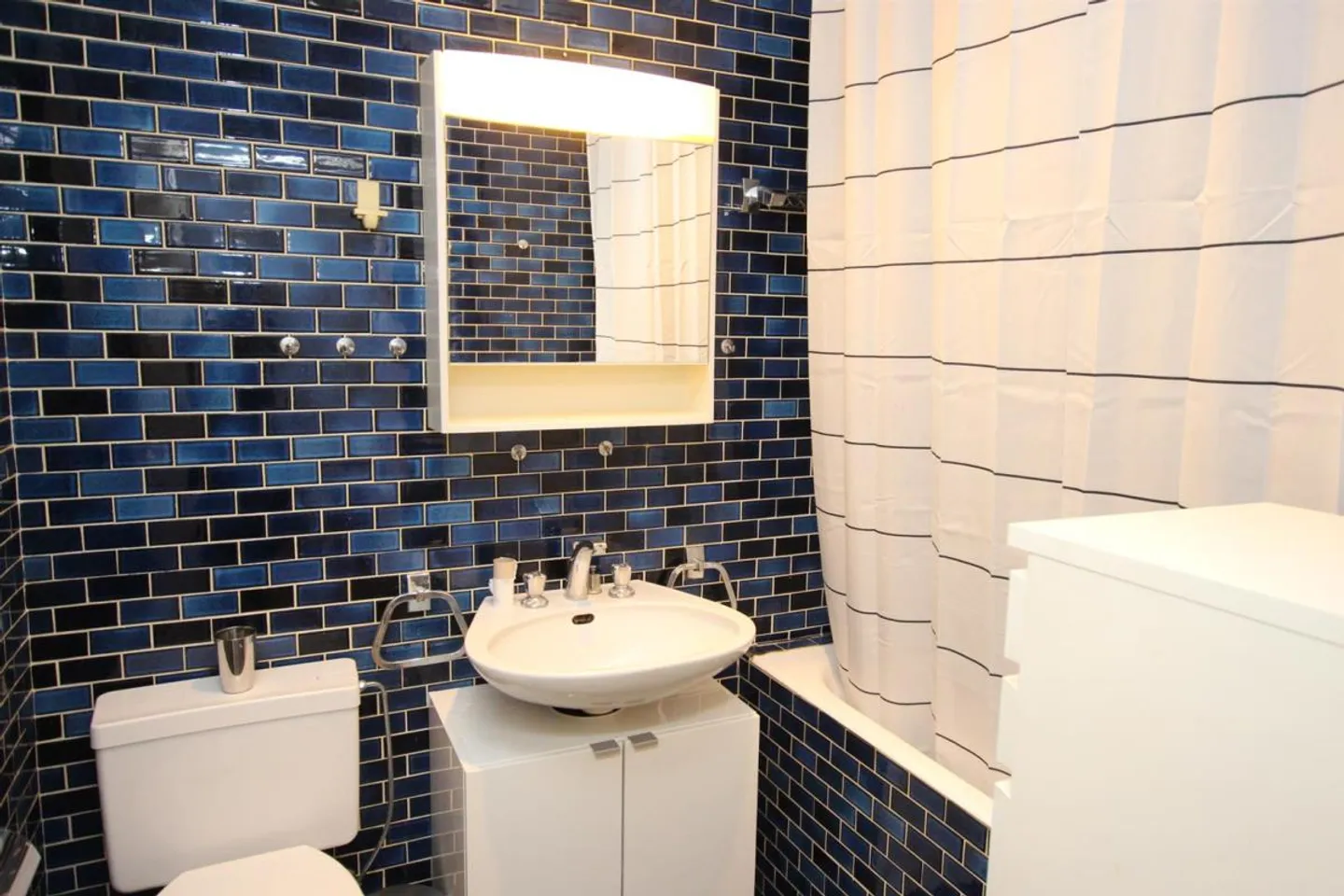 Furnished apartment for rent - Photo 3 of 7