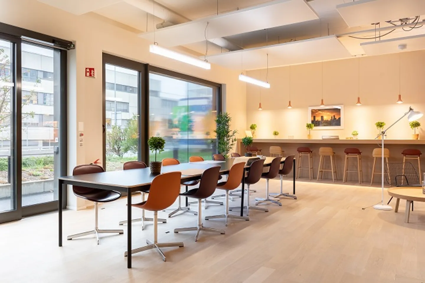 Offener Büroraum für 10 Personen am Regus Airport - Foto 5 von 9