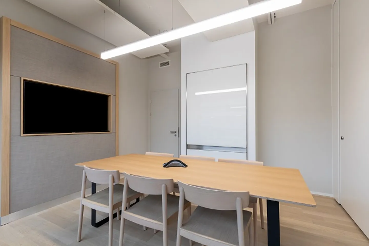 Offener Büroraum für 10 Personen am Regus Airport - Foto 7 von 9
