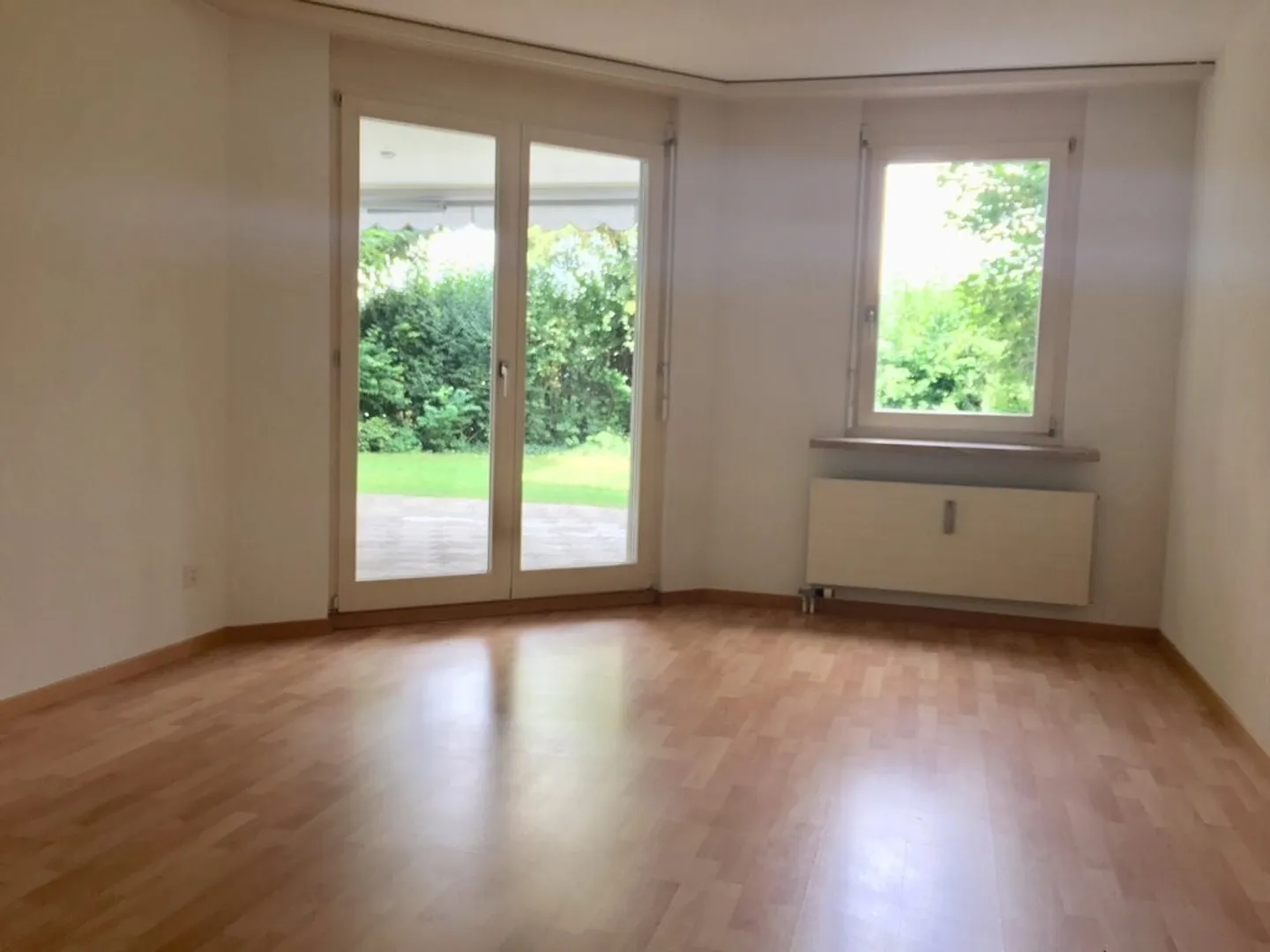 Spacious 4.5-Room Apartment - Photo 2 of 6