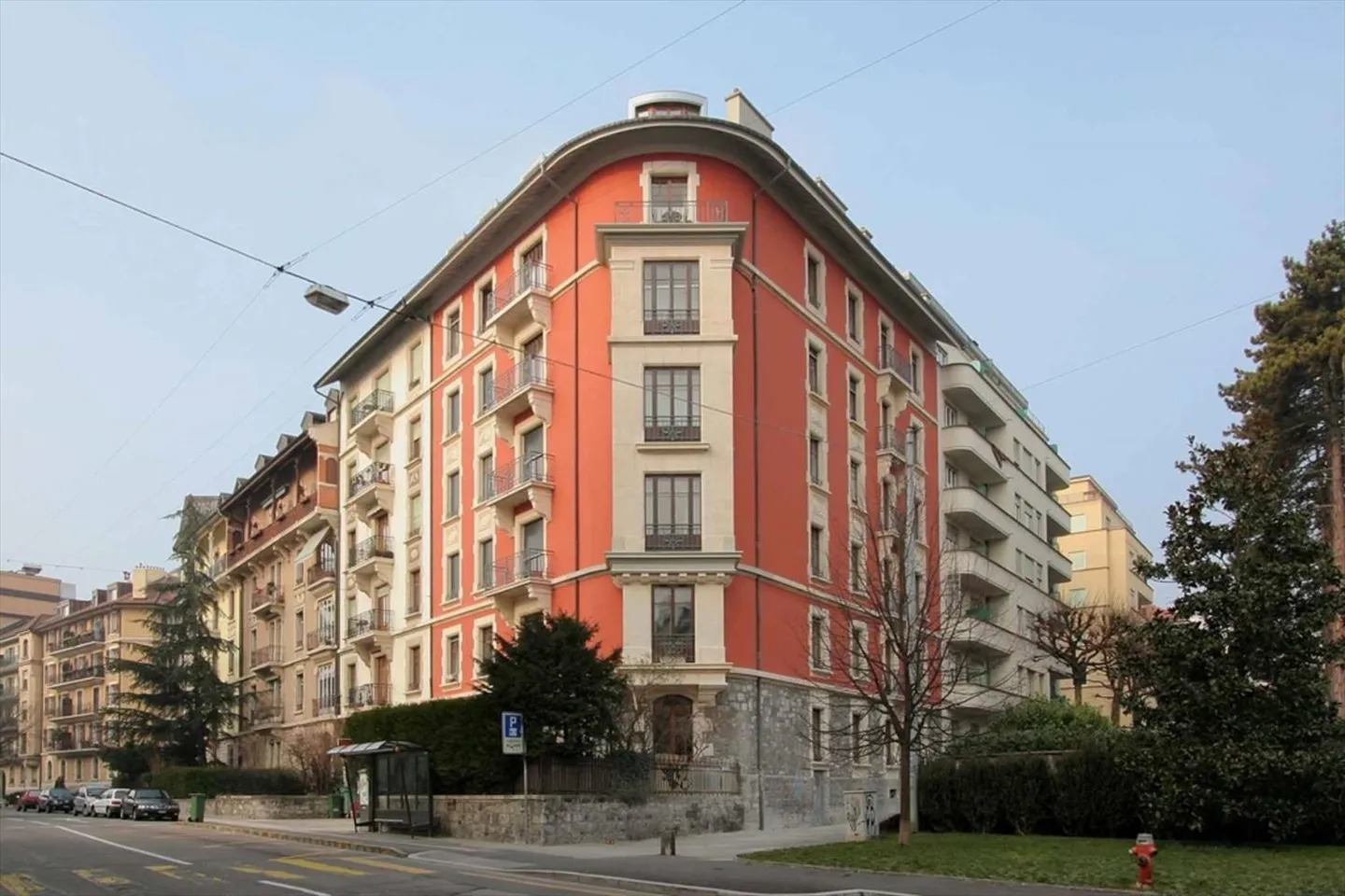 6-room apartment - Photo 1 of 2