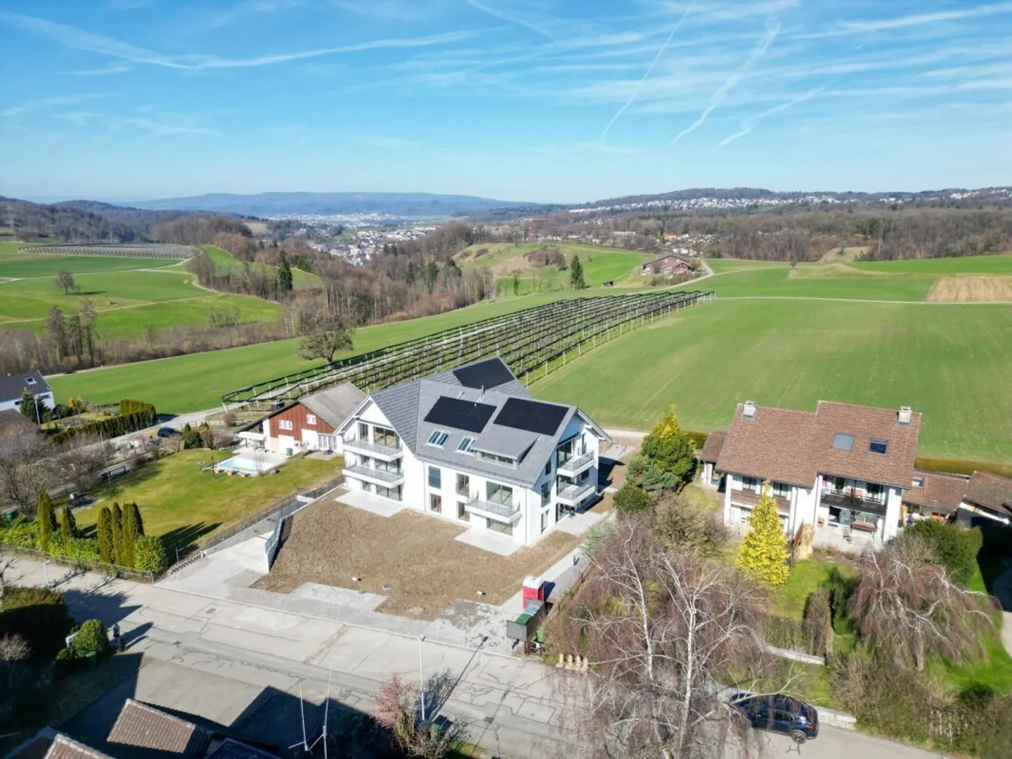 Vue dégagée sur la zone agricole et le Uetliberg garantie! - Photo 12 sur 14