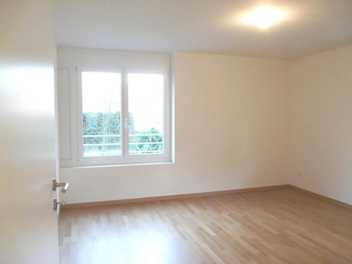 Appartement moderne de 3,5 pièces avec loggia - Photo 6 sur 9
