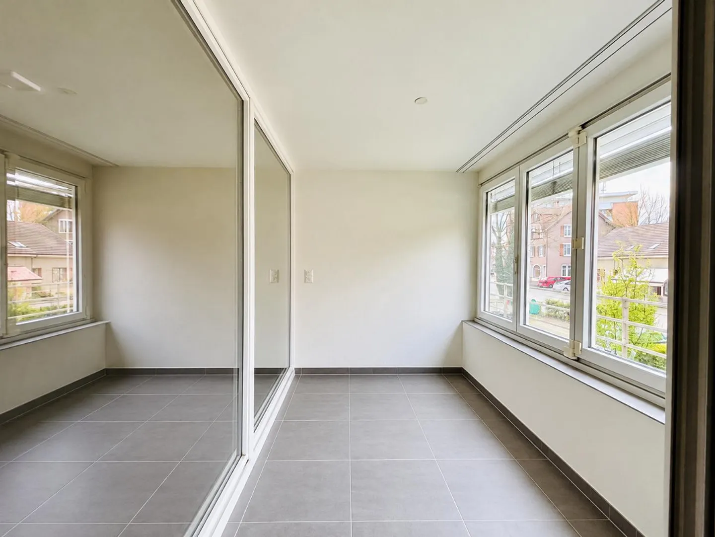 Appartement moderne de 3,5 pièces avec loggia - Photo 8 sur 9