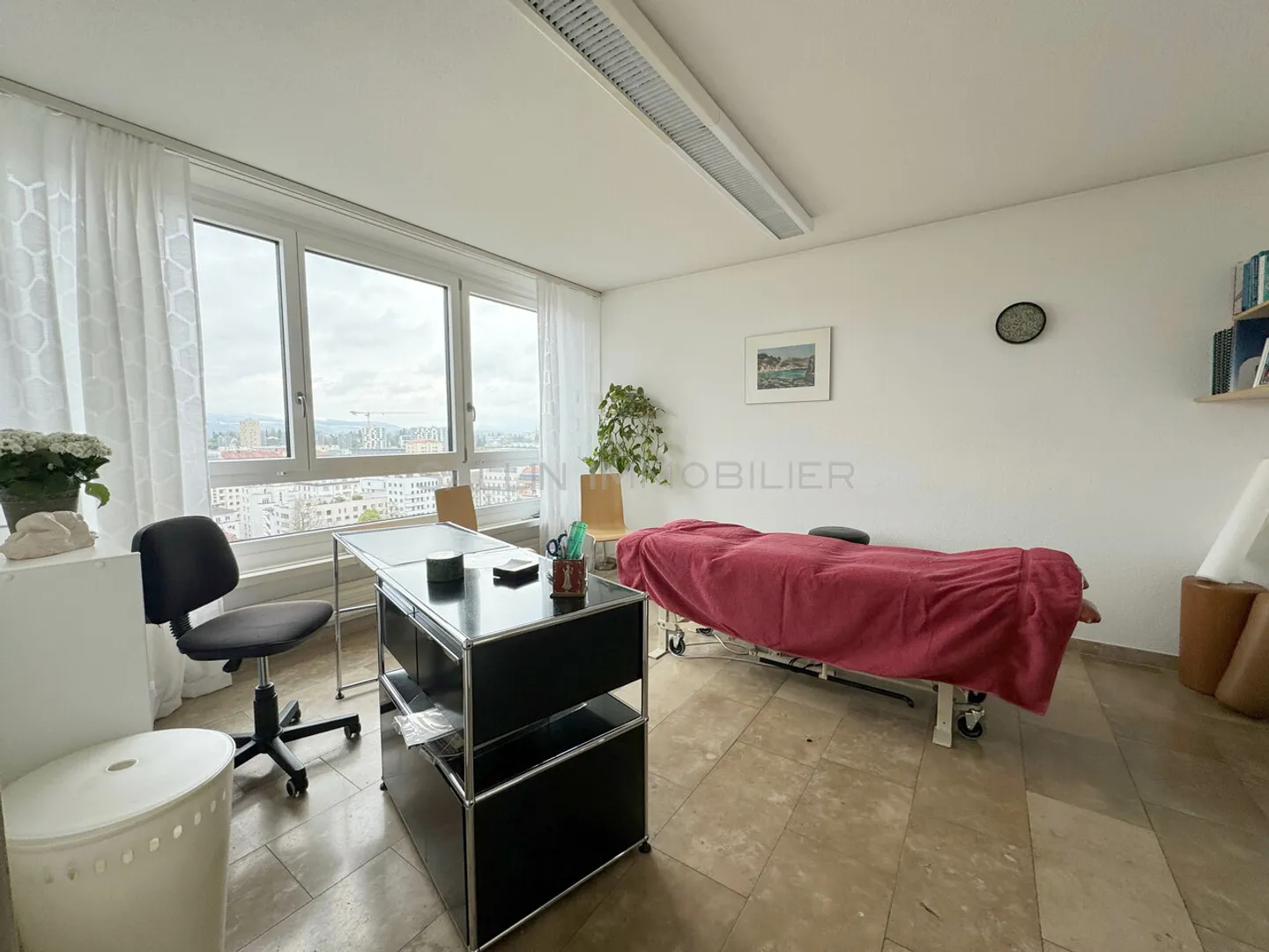 Unità spaziosa di 2½ stanze al 13° piano - Foto 3 di 6