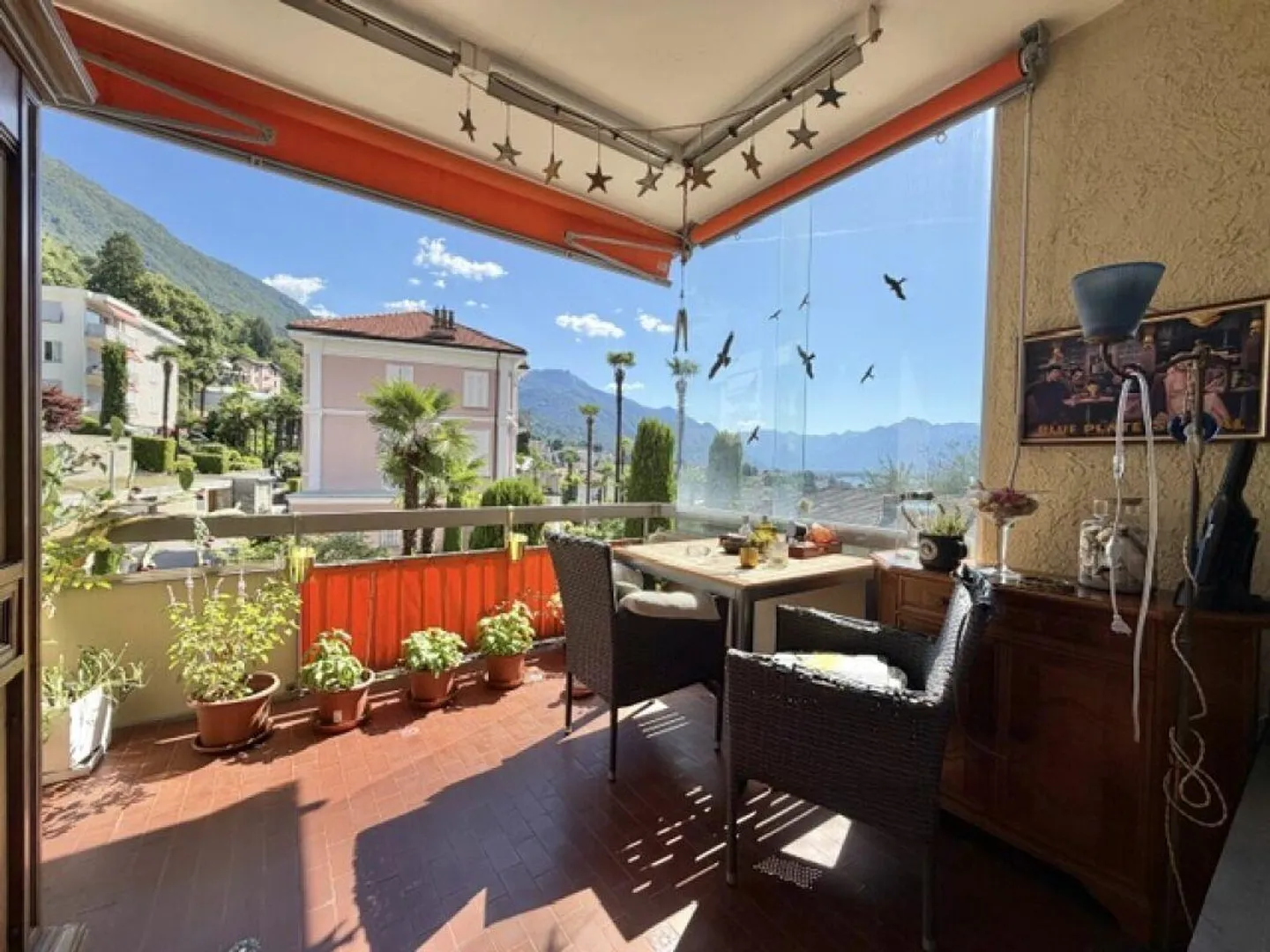 Sale in Muralto - bright one-room apartment on the 2nd floor in a residence with covered swimming pool - Photo 3 of 10