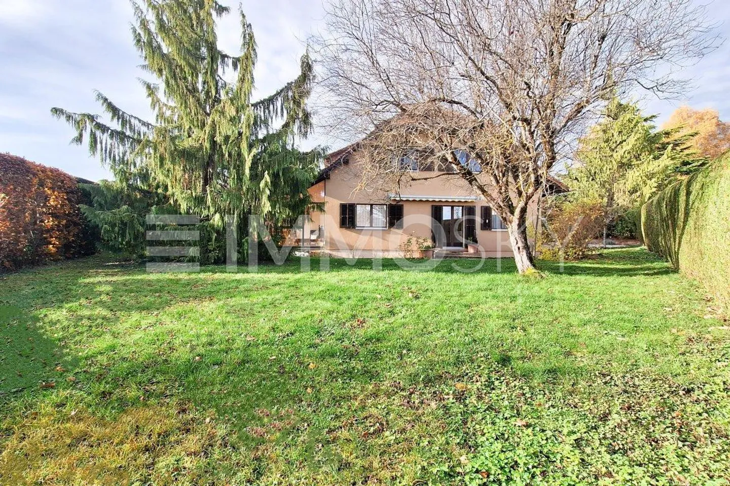 Espace, Lumière et Intimité – Belle Maison avec 6.5 Chambres - Photo 1 sur 5