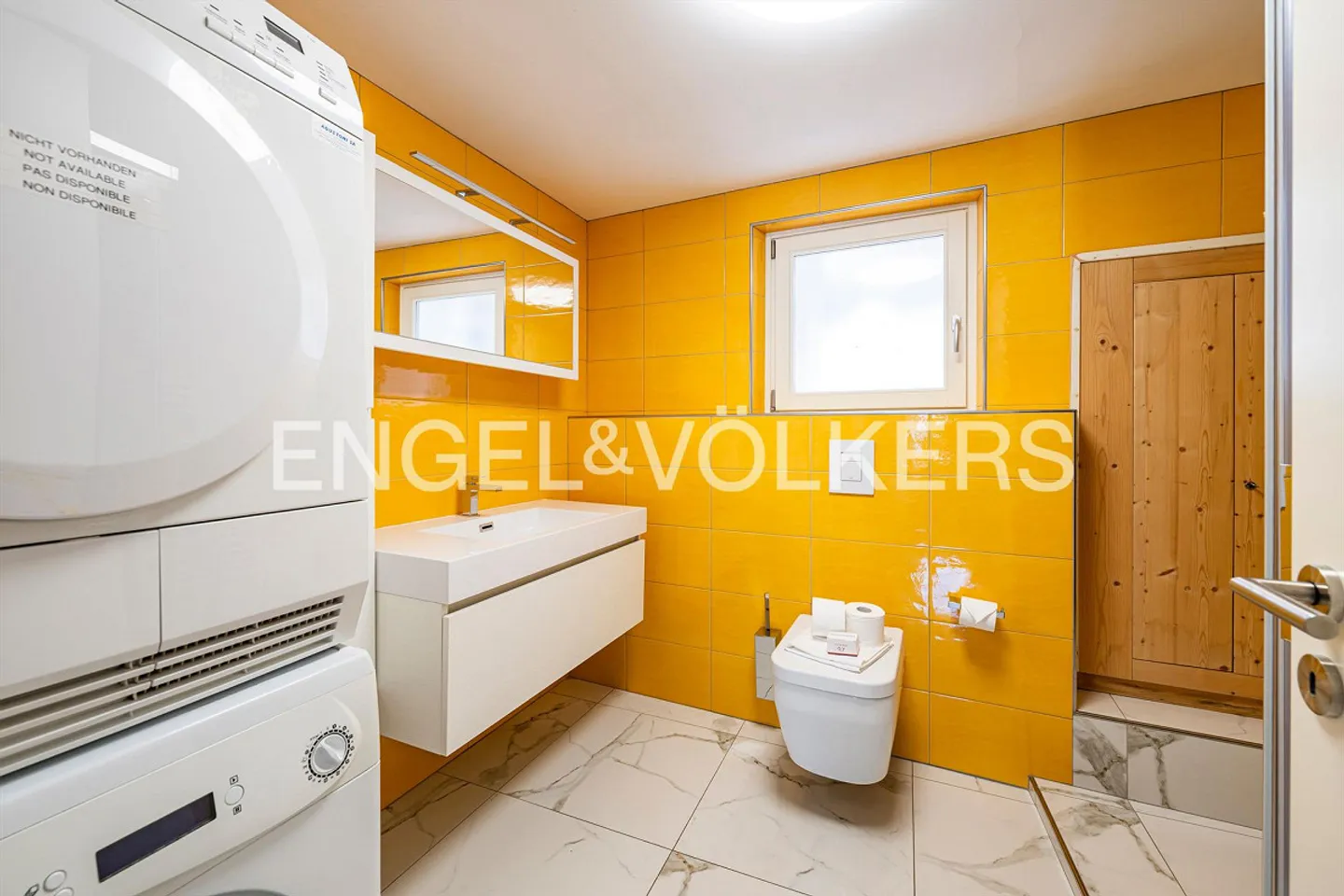 Your Loge Place Above Lake Maggiore (1b) - Photo 8 of 8