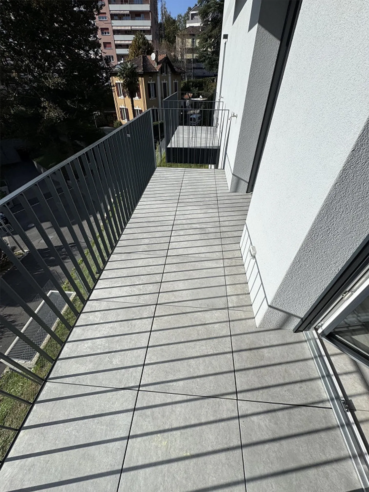 Vacallo – Elegante moderne Wohnung mit Terrasse und neuer Einrichtung - Foto 12 von 13