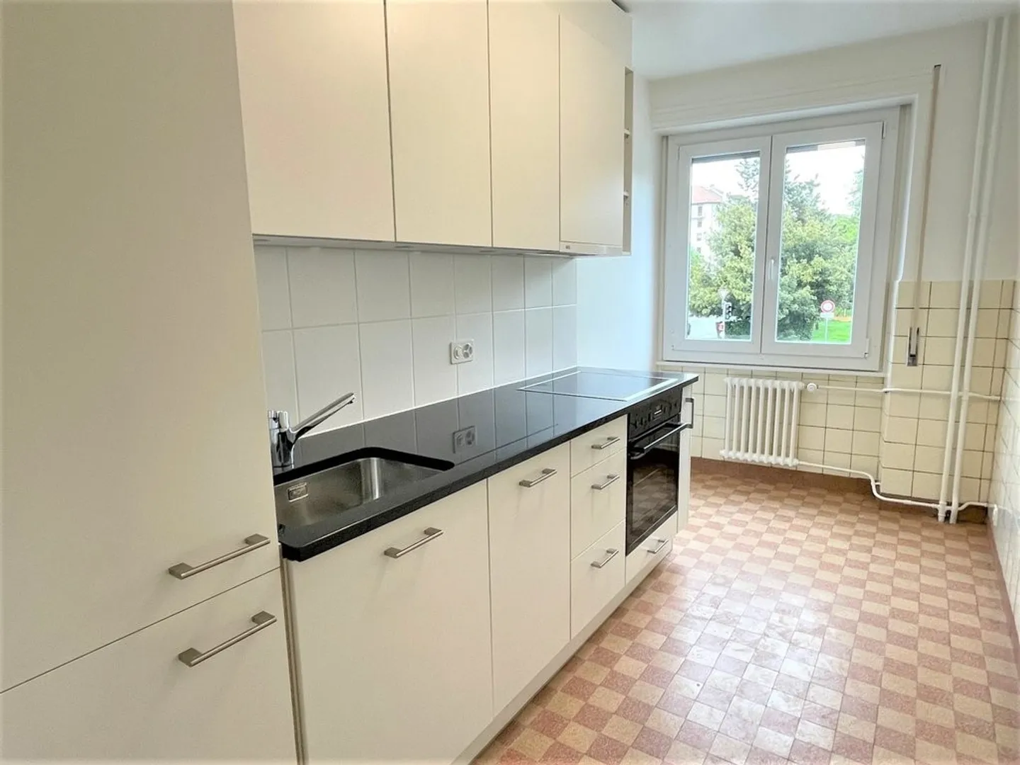 In der Nähe von internationalen Organisationen - Photo 3 sur 8