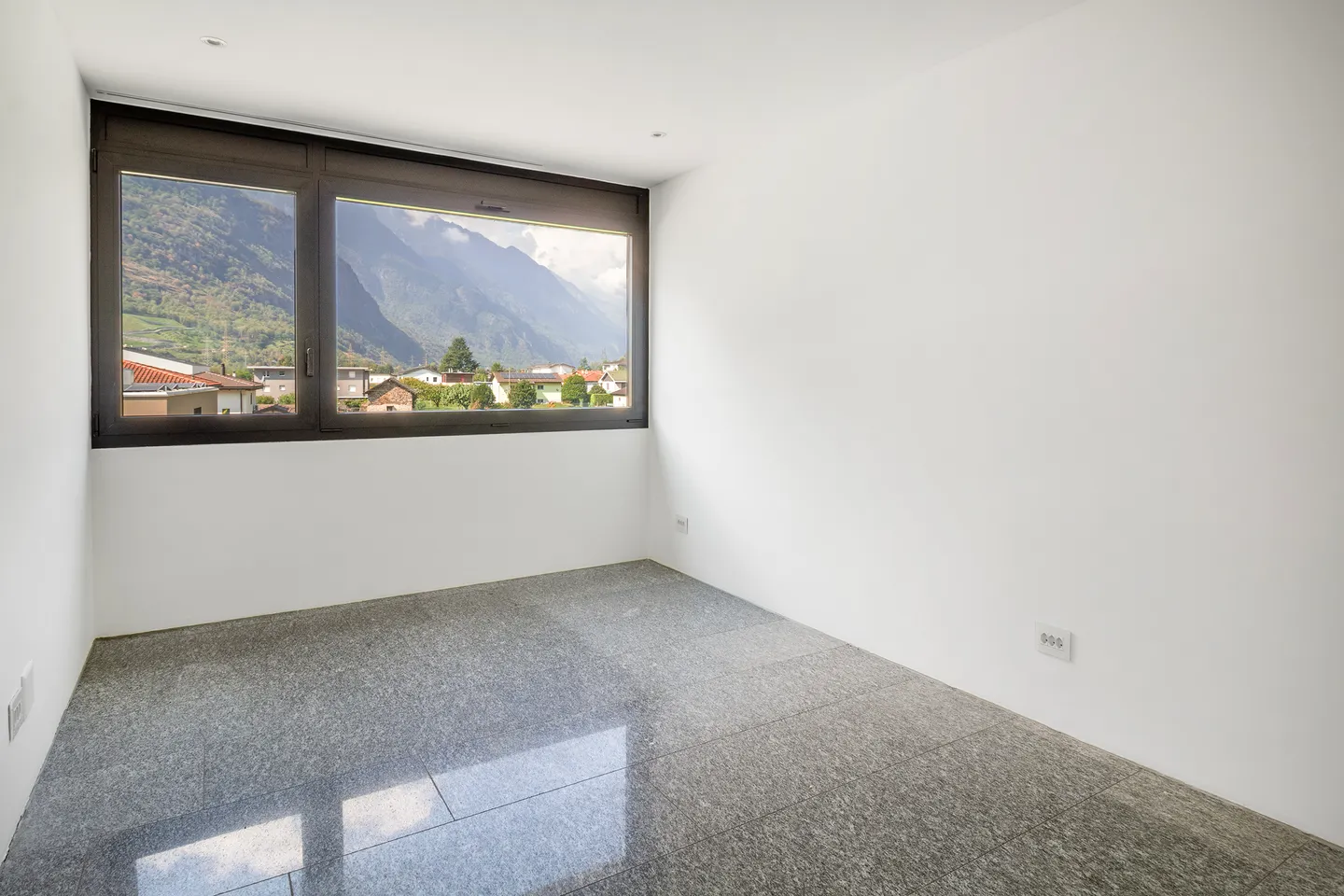 Modern apartment with high-end finishes - Photo 7 of 12