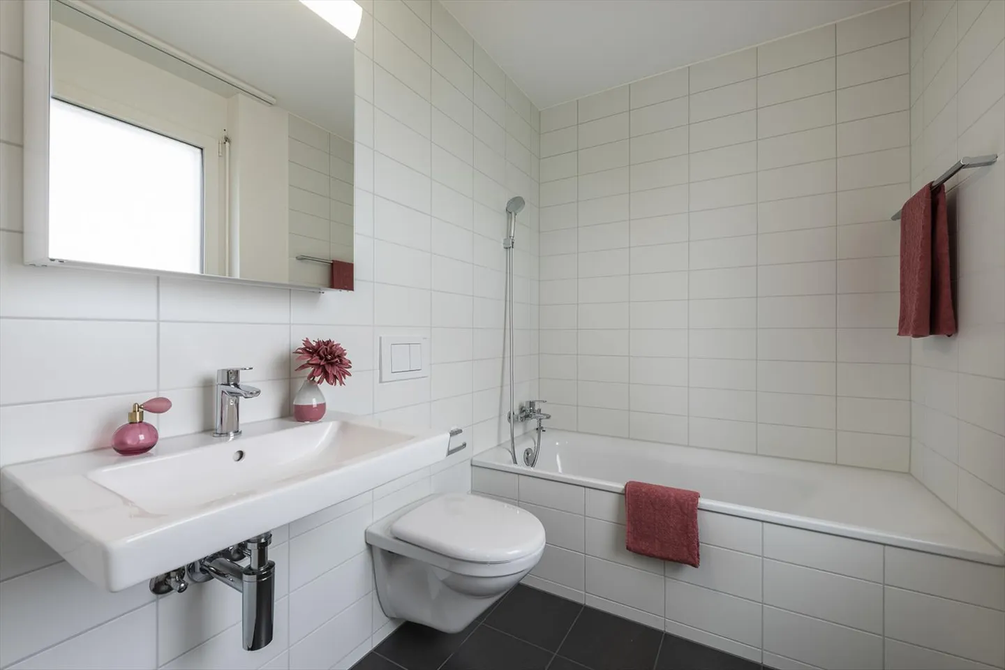 Attikawohnung mit Aussicht sowie 2 Terrassen! - Foto 2 von 7