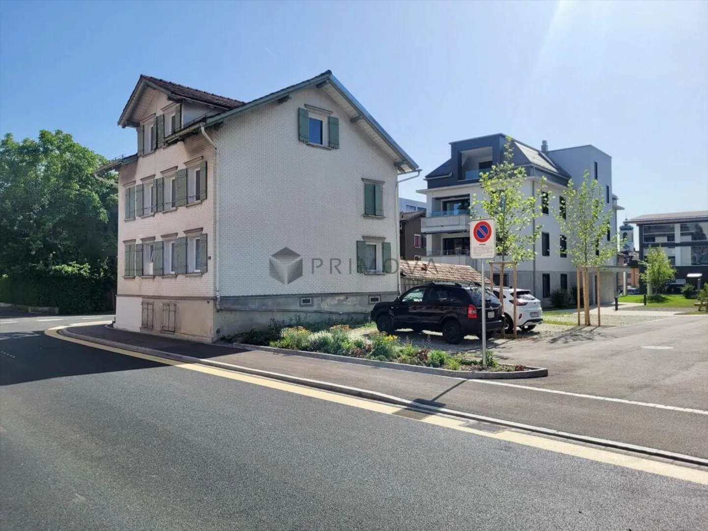 Versatile multi-family house with potential in the center of Gossau - Photo 1 of 8