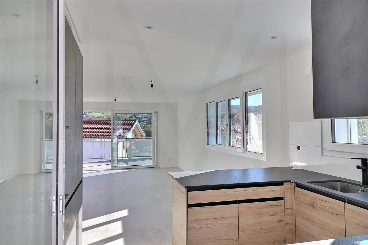 Apartment - Photo 5 of 12