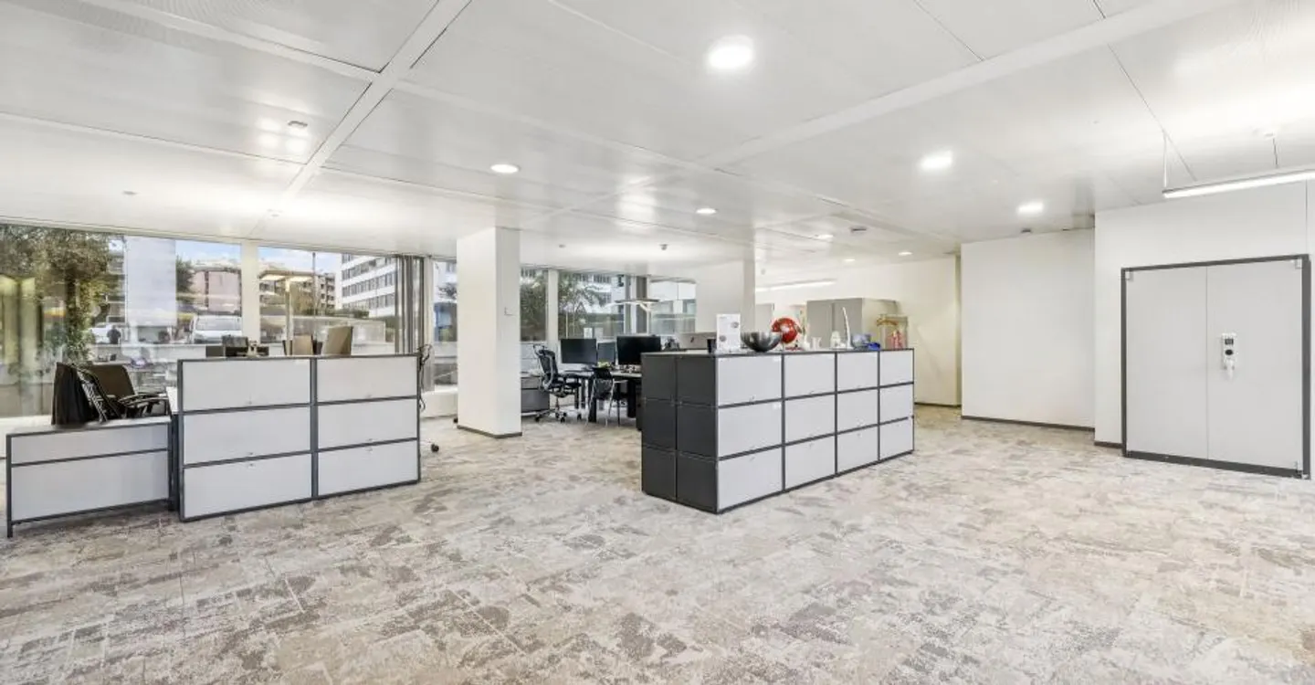 PLUG & WORK OFFICES 269 m² | Pont Rouge District - Photo 4 of 10
