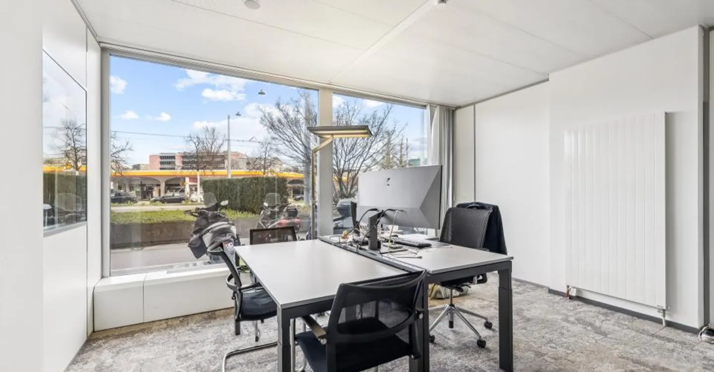 PLUG & WORK OFFICES 269 m² | Pont Rouge District - Photo 3 of 10