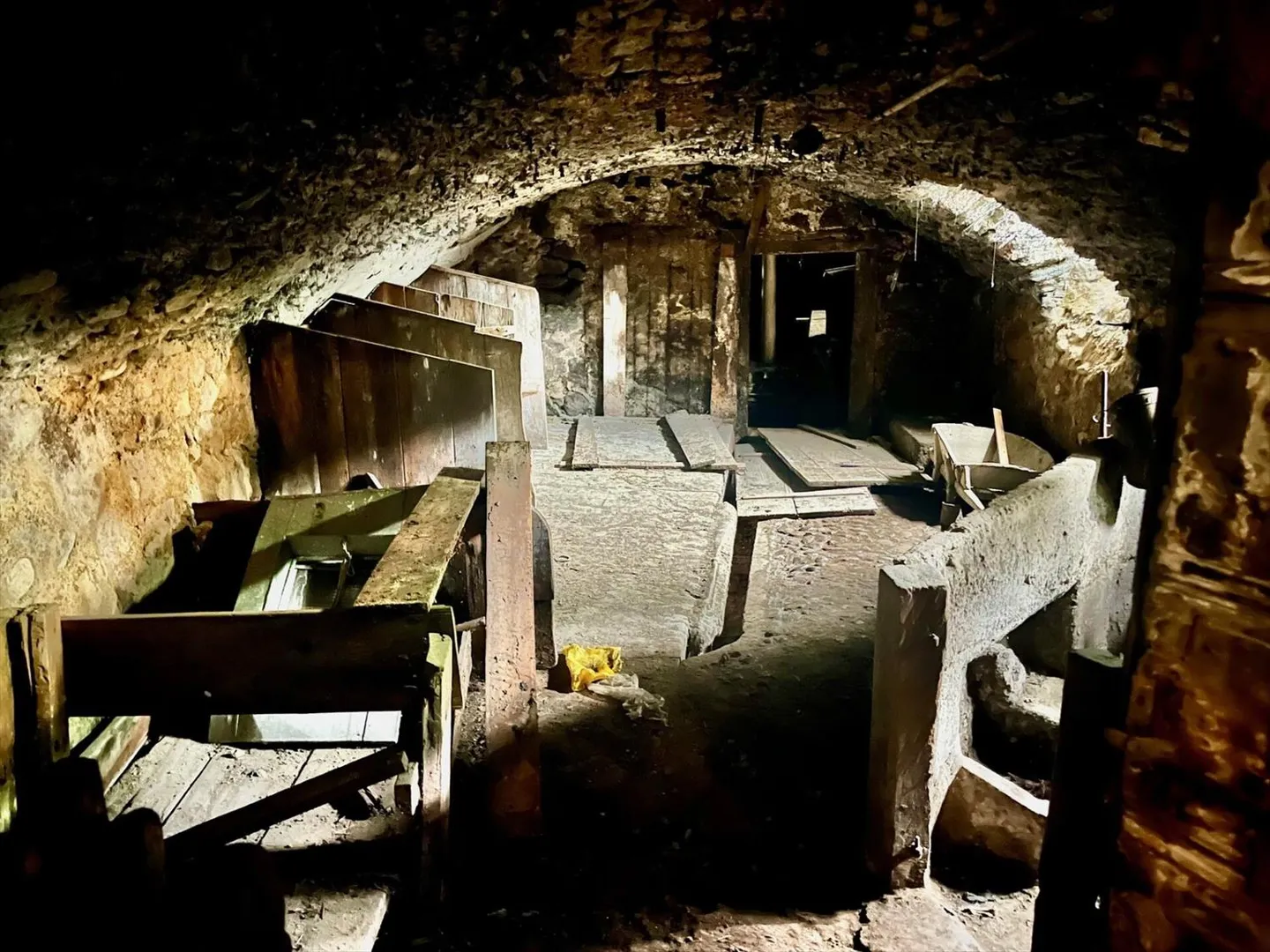 Im Herzen des Dorfes Orsières, Haus und Scheune zu renovieren mit schönem Außenbereich - Foto 11 von 13