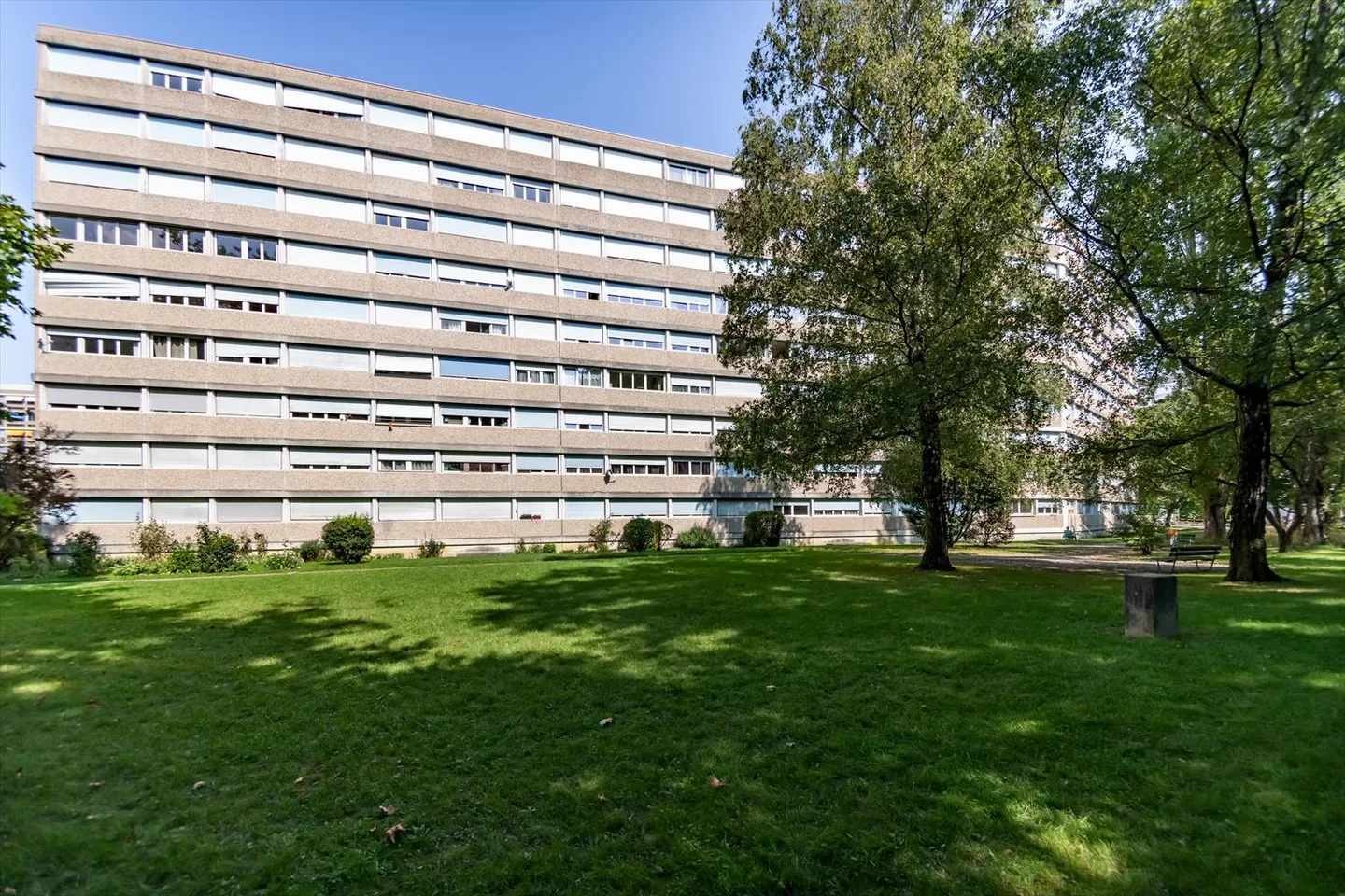 Peaceful Living in Onex! - Photo 3 of 10