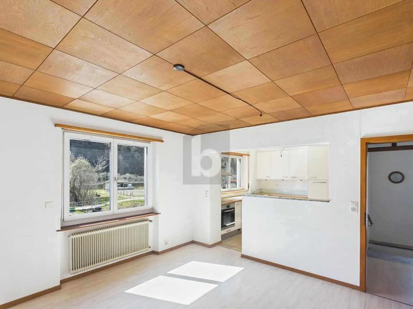 SPACIEUX ET ACCUEILLANT AVEC JARDIN - Photo 2 sur 6