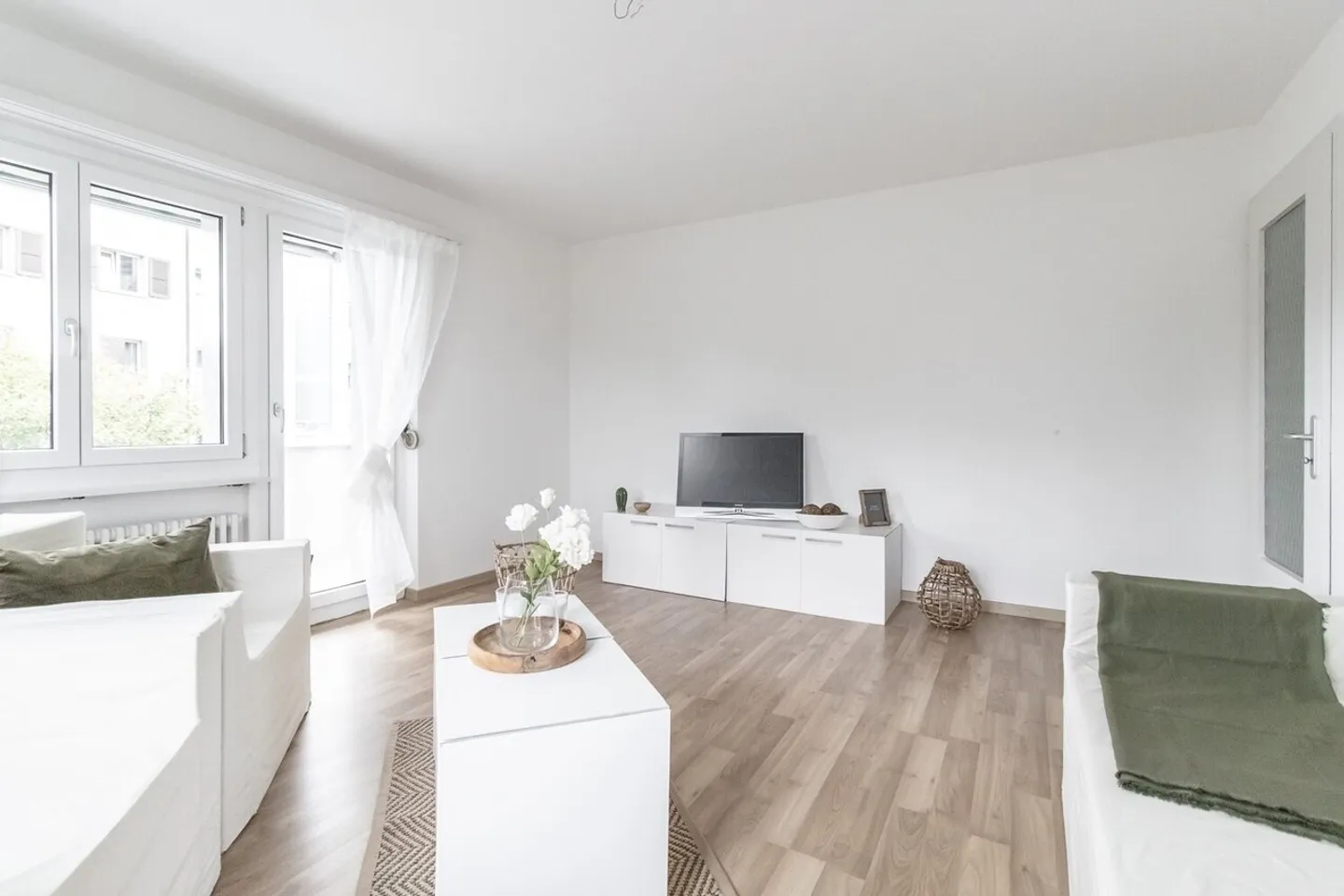 Helle 4.0 Zimmerwohnung in Melchnau - Foto 2 von 7
