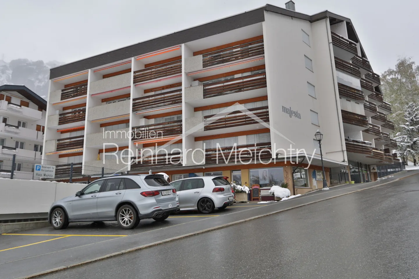 Top renovated 3.5 room holiday apartment in the 'Majesta' house in Leukerbad - Photo 6 of 36