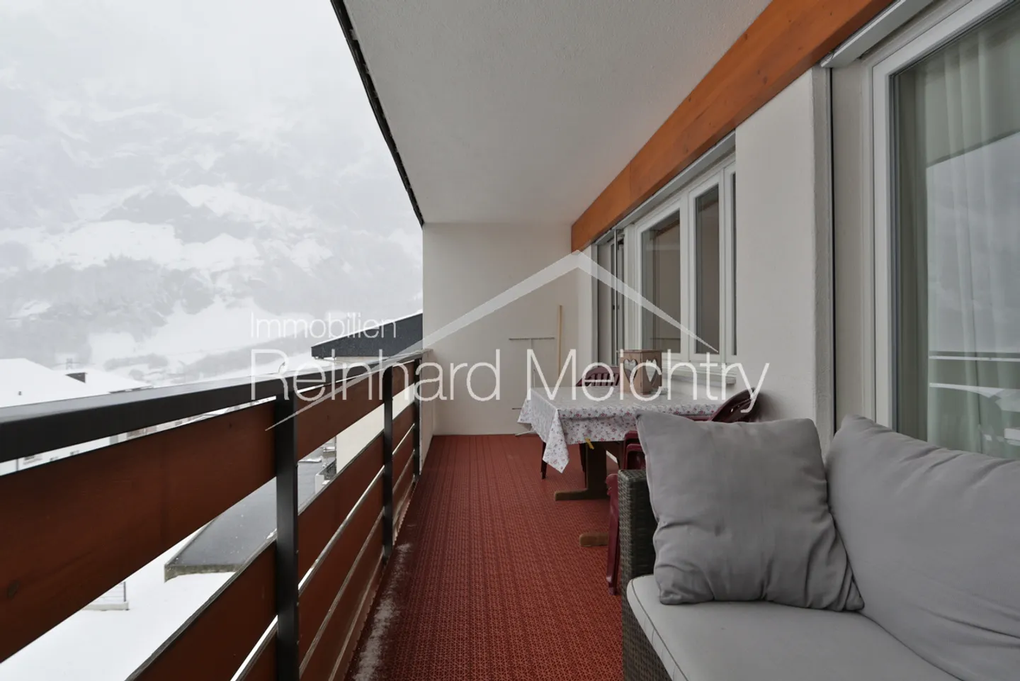 Top renovated 3.5 room holiday apartment in the 'Majesta' house in Leukerbad - Photo 8 of 36
