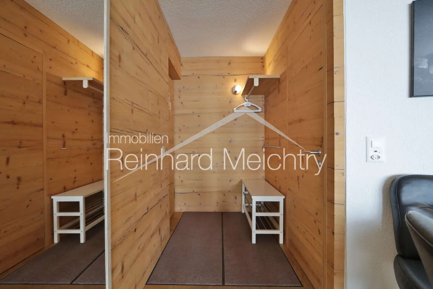 Top renovated 3.5 room holiday apartment in the 'Majesta' house in Leukerbad - Photo 9 of 36