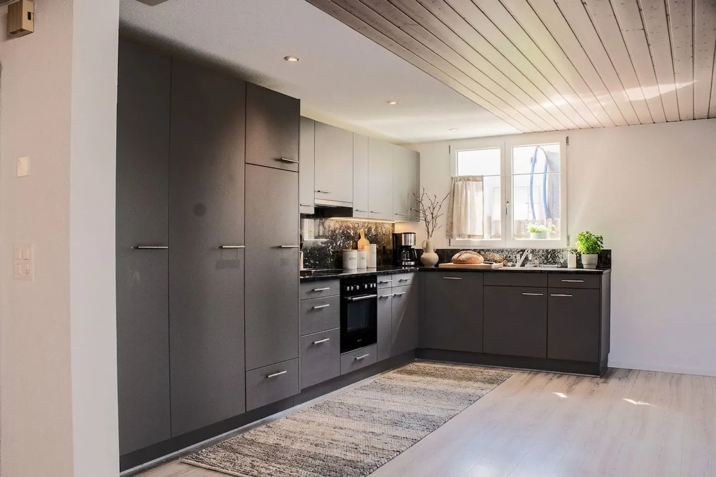 Casa unifamiliare moderna di 5,5 stanze in posizione tranquilla - Foto 3 di 8