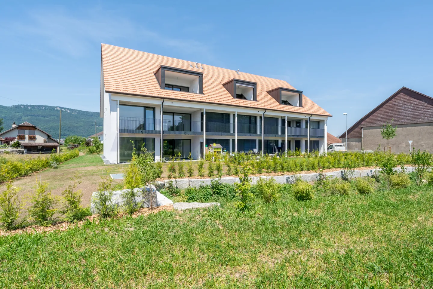 Elegance, comfort, and excellent condition combined! - Photo 9 of 9